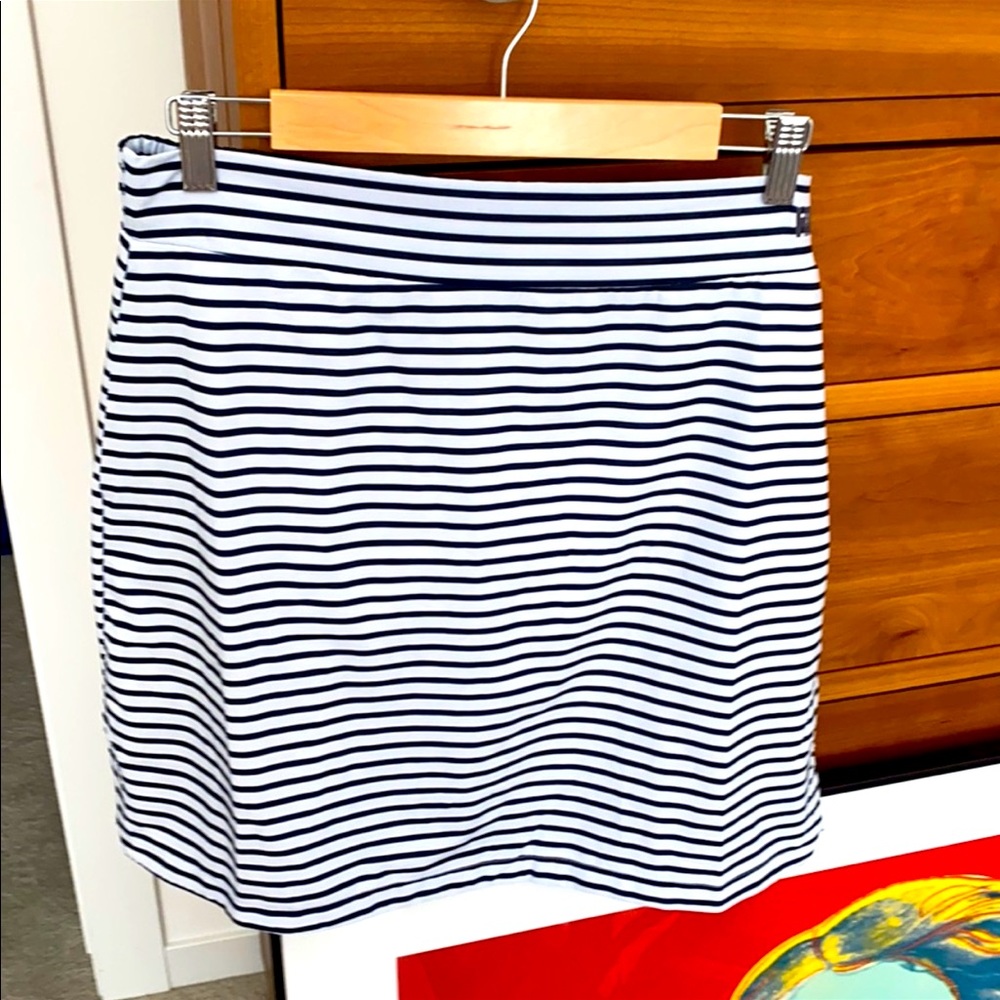 Helly Hansen large thaila active skirt NWT